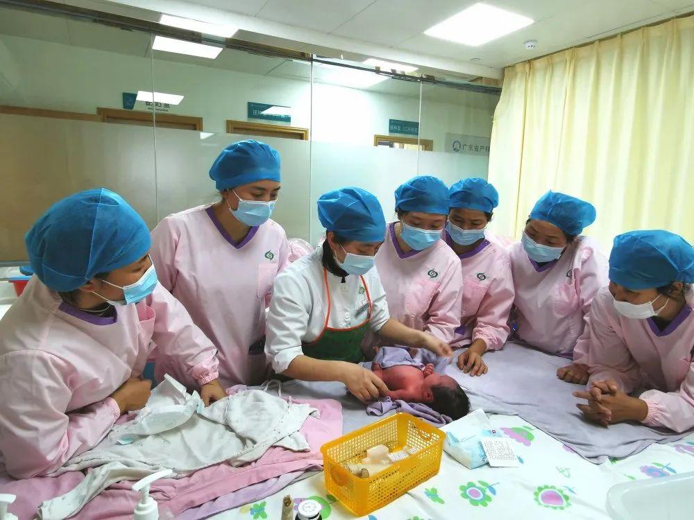 施秉县妇婴监护型护送